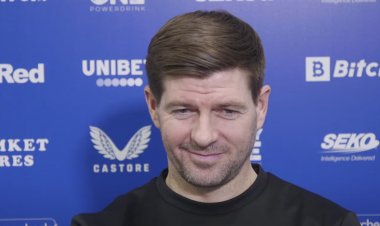Steven Gerrard would like to see Rangers win title before Celtic Park visit