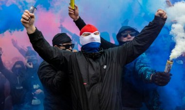 Rangers fans begin title party as crowds gather outside Ibrox