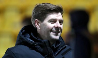 Watch: Steven Gerrard dances & slides across floor in Rangers dressing room - Planet Football