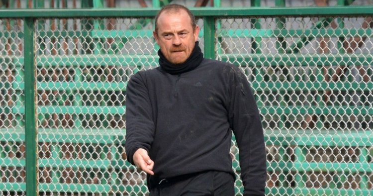 Former Rangers defender David Robertson emerges as Ayr boss candidate