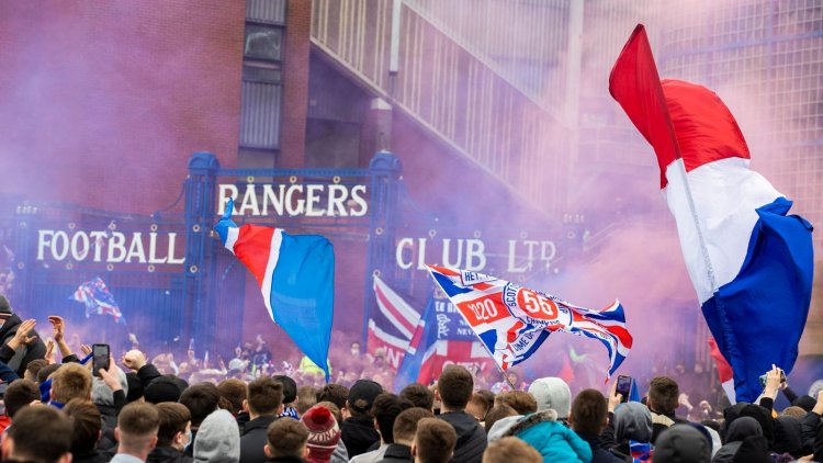 Rangers fans break lockdown to gather at Ibrox ahead of St Mirren clash
