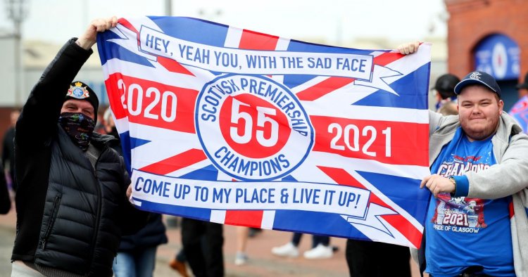 Steven Gerrard leads Rangers to first Scottish Premiership title in 10 years