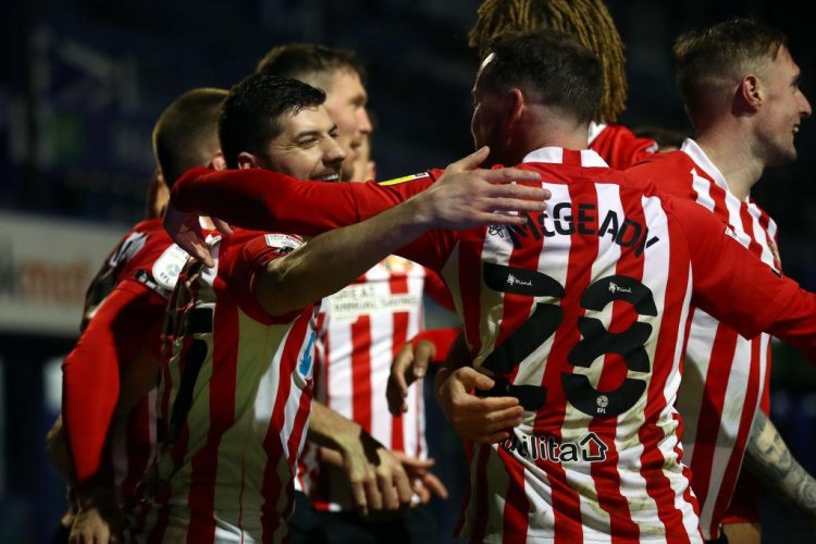 Sunderland ramp up the pressure on under-fire Kenny Jackett with 2-0 win over Portsmouth