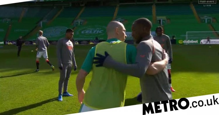 Scott Brown makes classy gesture to Glen Kamara before Old Firm kick-off