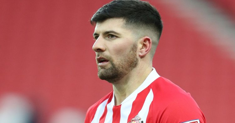 Former SAFC loanee Alan Hutton says Jordan Jones time at Ibrox is over