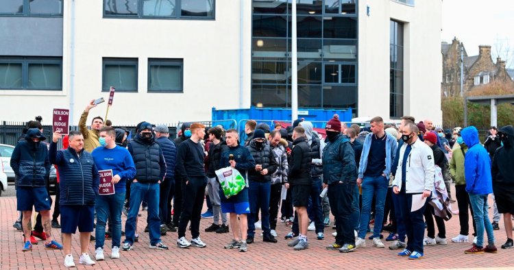 Hearts fans stage Ann Budge and Robbie Neilson protest