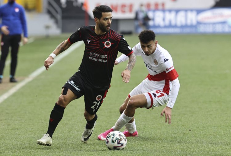 Ex Rangers fan favourite's future uncertain with deal expiring and Euro club in relegation scrap | Rangers News