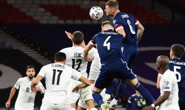 Liam Cooper sends five-word question to Rangers star after award