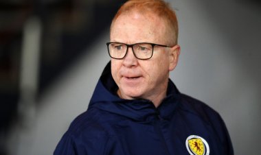 Rangers news: McLeish reacts to McGregor tears at award