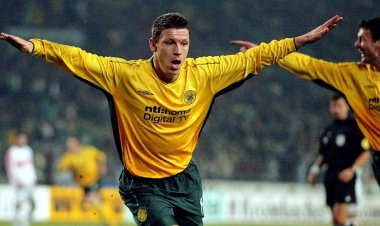 Former Celtic star Alan Thompson in Rangers 55 title jibe