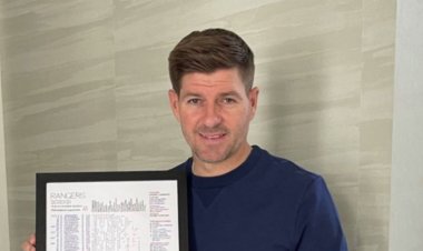 Steven Gerrard gifted Rangers title memento by commentator Clive Tyldesley