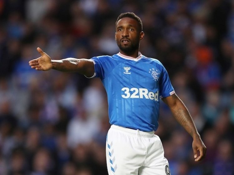 Steven Gerrard provides update on Jermain Defoe future