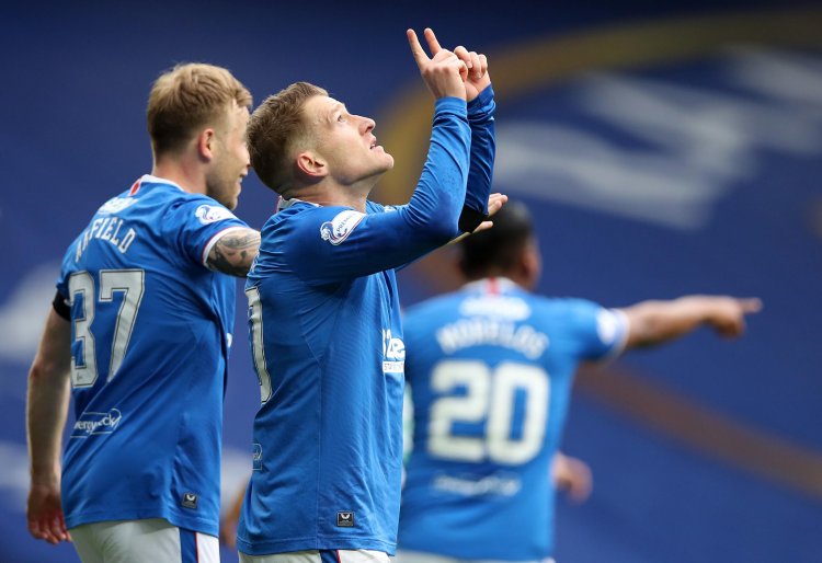 Kyle Lafferty makes 'play until he's 40' claim and hails Rangers hero Steven Davis