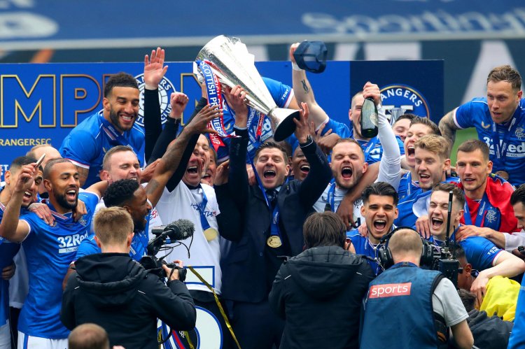Steven Gerrard urges players to 'soak it all in' as he praises Rangers team