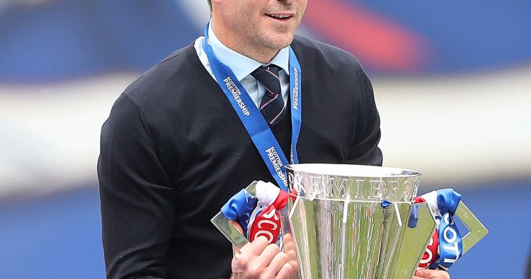 Steven Gerrard completes awards hat-trick after winning PFA Scotland prize