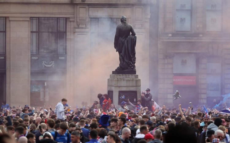 Gers fans rage at Martin article